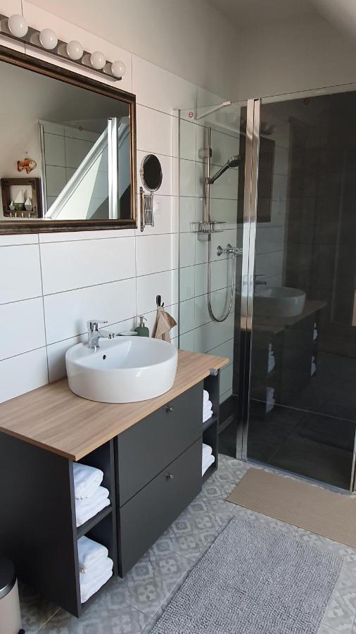 Relax Balaton Apartmanok Balatonfured Exterior photo